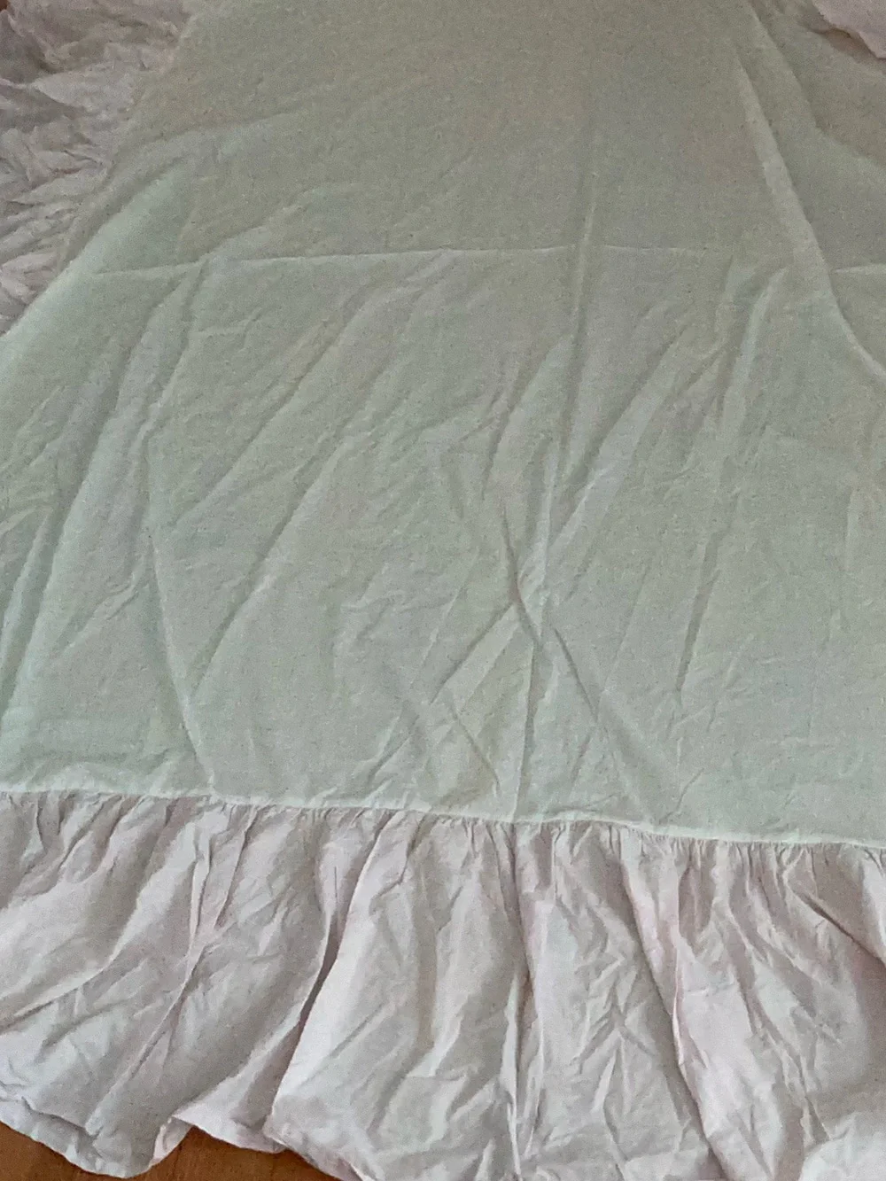 NWOT Simply Shabby Chic Ruffled Bedskirt